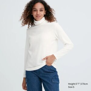 UNIQLO HEAT TECH WHITE TURTLENECK